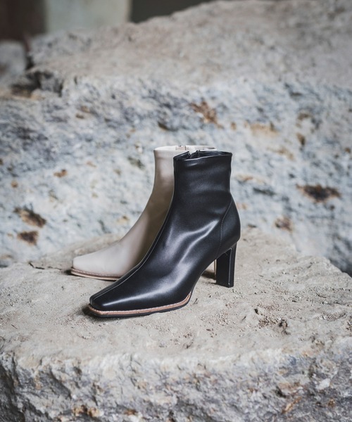 EVOL(イーボル)の「EVOL×Yukko コラボショートブーツAR30456(ブーツ・レディース・ブラック/ブラウン/アイボリー・S/M/L/LL/XS)」の20枚目の写真