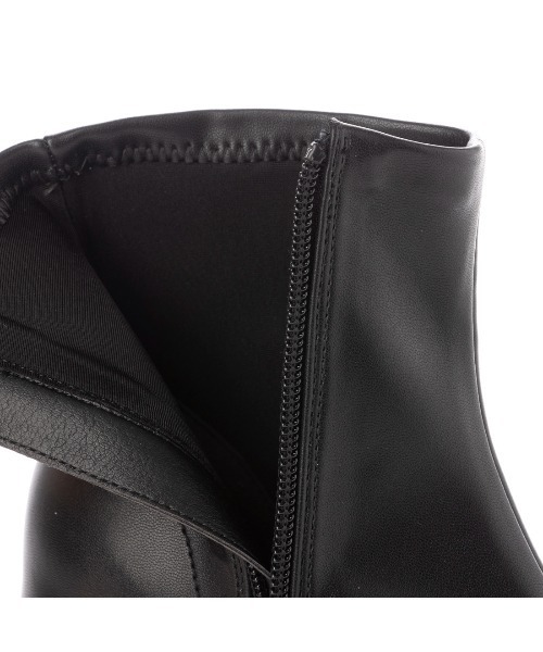 EVOL(イーボル)の「EVOL×Yukko コラボショートブーツAR30456(ブーツ・レディース・ブラック/ブラウン/アイボリー・S/M/L/LL/XS)」の4枚目の写真