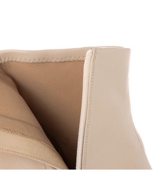 EVOL(イーボル)の「EVOL×Yukko コラボショートブーツAR30456(ブーツ・レディース・ブラック/ブラウン/アイボリー・S/M/L/LL/XS)」の12枚目の写真