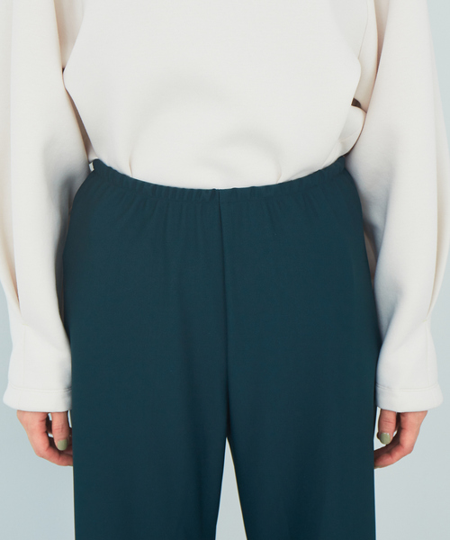 qualite（カリテ）の「【WEB・一部店舗限定】カットオフセミフレアパンツ（その他パンツ・レディース・ブラック/ベージュ/グリーン・38/36）」の21枚目の写真