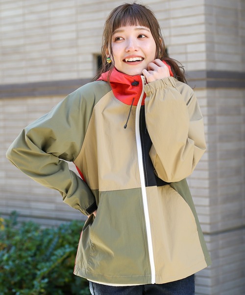 チチカカ(チチカカ)の「【ユニセックス】ムービングマウンテンパーカー(マウンテンパーカー・メンズ・ネイビー/オレンジ・MEDIUM/LARGE)」の7枚目の写真