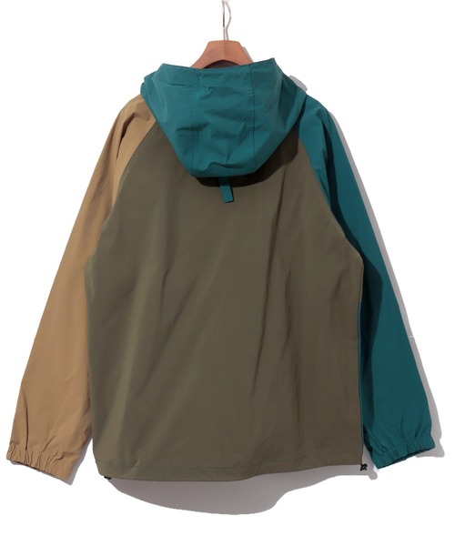 チチカカ(チチカカ)の「【ユニセックス】ムービングマウンテンパーカー(マウンテンパーカー・メンズ・ネイビー/オレンジ・MEDIUM/LARGE)」の11枚目の写真