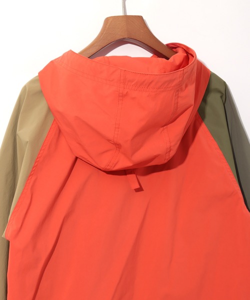 チチカカ(チチカカ)の「【ユニセックス】ムービングマウンテンパーカー(マウンテンパーカー・メンズ・ネイビー/オレンジ・MEDIUM/LARGE)」の15枚目の写真