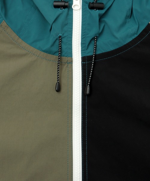 チチカカ(チチカカ)の「【ユニセックス】ムービングマウンテンパーカー(マウンテンパーカー・メンズ・ネイビー/オレンジ・MEDIUM/LARGE)」の17枚目の写真