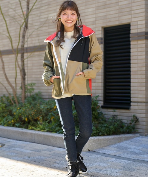 チチカカ(チチカカ)の「【ユニセックス】ムービングマウンテンパーカー(マウンテンパーカー・メンズ・ネイビー/オレンジ・MEDIUM/LARGE)」の6枚目の写真