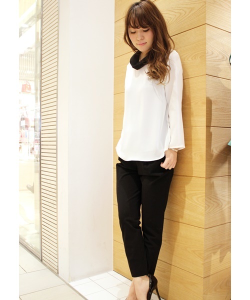 LIMITLESS LUXURY（リミットレスラグジュアリー）の「MRタックパンツ。（その他パンツ・レディース・ブラック/ホワイト/キャメル・36/34）」の2枚目の写真