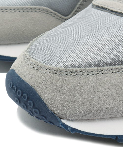 Reebok（リーボック）の「ユニセックス リーボック クラシック ナイロン グレー Reebok CLASSIC NYLON 36088（スニーカー・メンズ・グレー・23cm/27cm/23.5cm/26.5cm/27.5cm/24cm/28cm/24.5cm）」の2枚目の写真