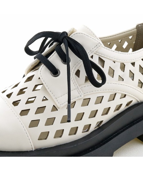 byあしながおじさん（バイアシナガオジサン）の「メッシュレースアップシューズ　-8510063（その他シューズ・レディース・グレイッシュベージュ/ホワイト/グリーン/ブラック・L/S/LL/M）」の8枚目の写真