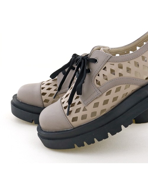 byあしながおじさん（バイアシナガオジサン）の「メッシュレースアップシューズ　-8510063（その他シューズ・レディース・グレイッシュベージュ/ホワイト/グリーン/ブラック・L/S/LL/M）」の16枚目の写真