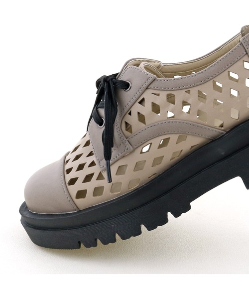 byあしながおじさん（バイアシナガオジサン）の「メッシュレースアップシューズ　-8510063（その他シューズ・レディース・グレイッシュベージュ/ホワイト/グリーン/ブラック・L/S/LL/M）」の17枚目の写真