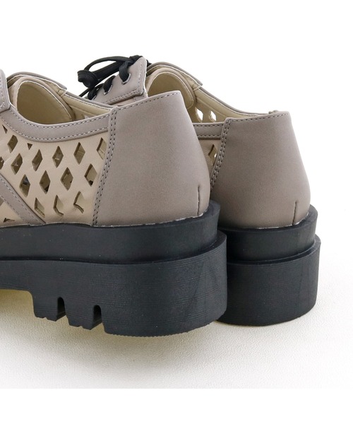 byあしながおじさん（バイアシナガオジサン）の「メッシュレースアップシューズ　-8510063（その他シューズ・レディース・グレイッシュベージュ/ホワイト/グリーン/ブラック・L/S/LL/M）」の18枚目の写真