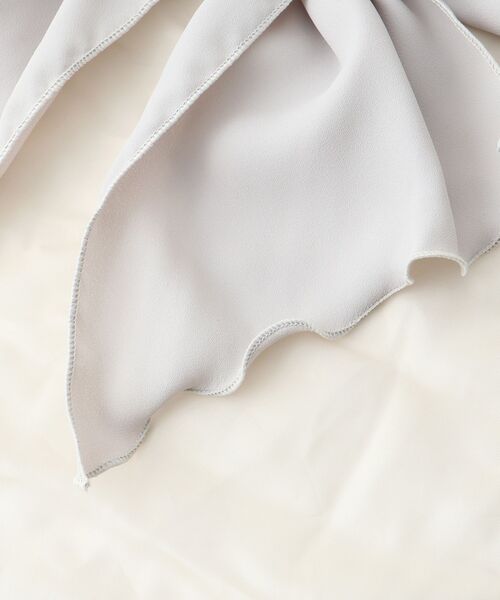 MAJESTIC LEGON（マジェスティックレゴン）の「bigリボンヘアアクセ（ヘアゴム・レディース・ライトグレー/アイボリー/モカ・FREE）」の5枚目の写真