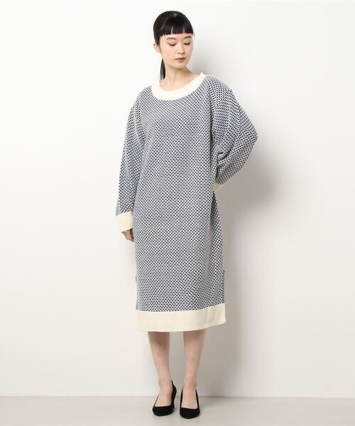 KOBE LETTUCE（コウベレタス）の「ジャガード編みゆったりニットワンピース[E2996]（ワンピース・レディース・ネイビー系/イエロー系・FREE）」の2枚目の写真