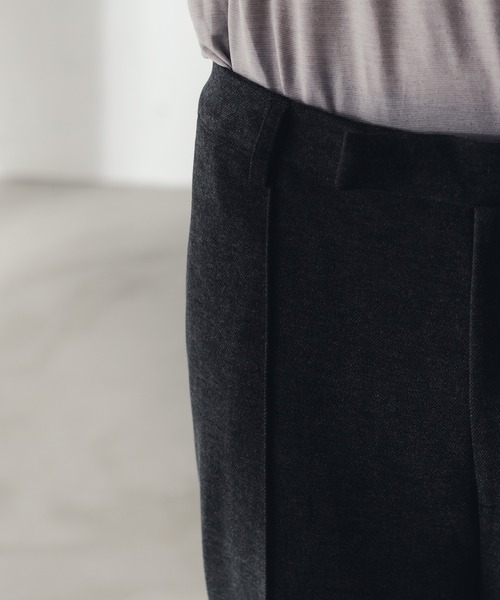 epnok（エプノック）の「ワイドストレートニットソーパンツ（スラックス・メンズ・グレイッシュベージュ/チャコールグレー・SMALL/MEDIUM/LARGE）」の11枚目の写真