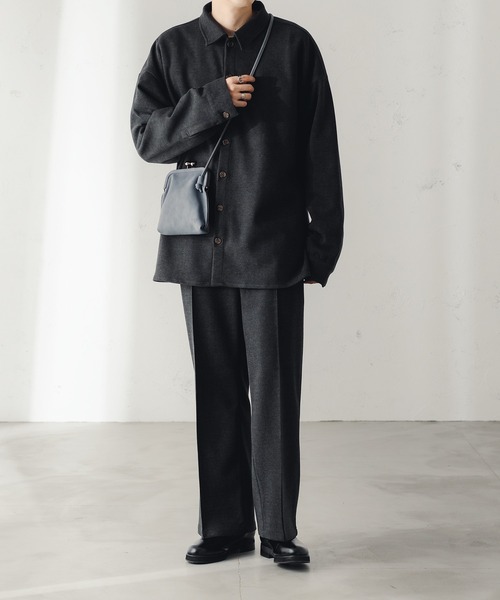 epnok（エプノック）の「ワイドストレートニットソーパンツ（スラックス・メンズ・グレイッシュベージュ/チャコールグレー・SMALL/MEDIUM/LARGE）」の4枚目の写真