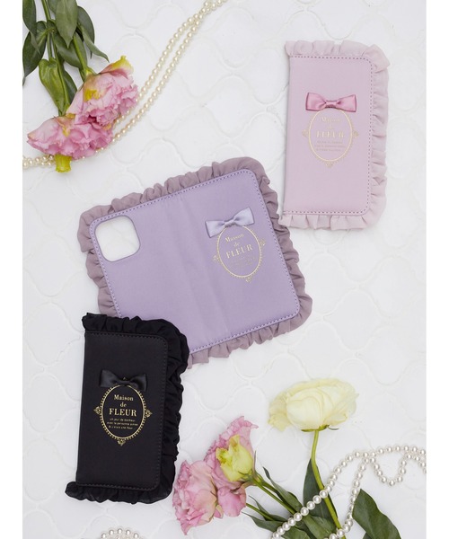 Maison de FLEUR（メゾンドフルール）の「ブランドロゴフリルアイフォン13Proケース（スマホケース/カバー・レディース・ブラック/ピンク/ラベンダー・FREE）」の4枚目の写真