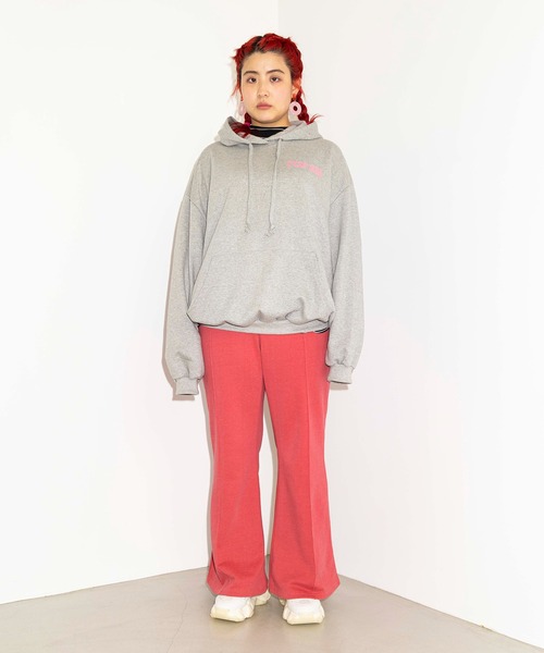 PUNYUS（プニュズ）の「ピグメントスウェットフレアパンツ（スウェットパンツ・レディース・ブラック/レッド/ブラウン/オレンジ/グリーン・1/2/4/3）」の16枚目の写真