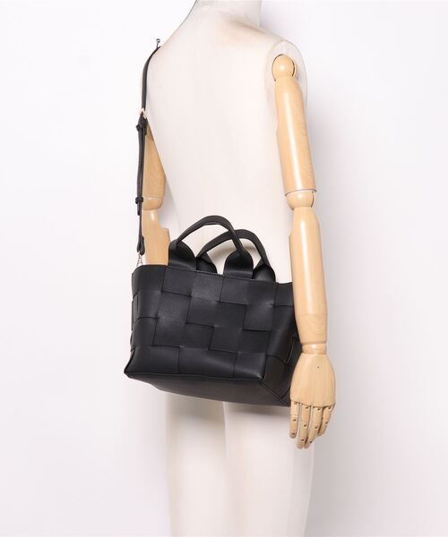 florist（フローリスト）の「【2way】バッグインバッグ付き編み込みショルダートートバッグ（ハンドバッグ・レディース・ブラック/ベージュ/ブラック系その他2/グリーン/ブルー/シルバー/イエロー/ピンク/グレー/レッド/ホワイト/ライトグレー・FREE）」の17枚目の写真