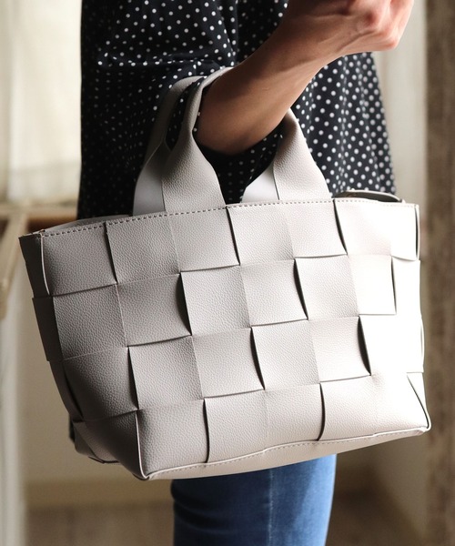 florist（フローリスト）の「【2way】バッグインバッグ付き編み込みショルダートートバッグ（ハンドバッグ・レディース・ブラック/ベージュ/ブラック系その他2/グリーン/ブルー/シルバー/イエロー/ピンク/グレー/レッド/ホワイト/ライトグレー・FREE）」の6枚目の写真