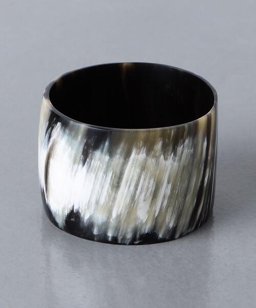 UNITED ARROWS（ユナイテッドアローズ）の「HORN バングル（ブレスレット・レディース・ブラック/ナチュラル・FREE）」の4枚目の写真