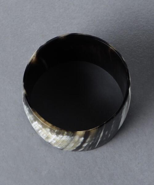 UNITED ARROWS（ユナイテッドアローズ）の「HORN バングル（ブレスレット・レディース・ブラック/ナチュラル・FREE）」の6枚目の写真