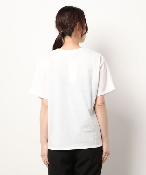 Te chichi TERRASSE（テチチテラス）の「配色ラインロゴTシャツ（Tシャツ/カットソー・レディース・オフホワイト/チャコールグレー/グリーン・ﾌﾘ-）」の5枚目の写真