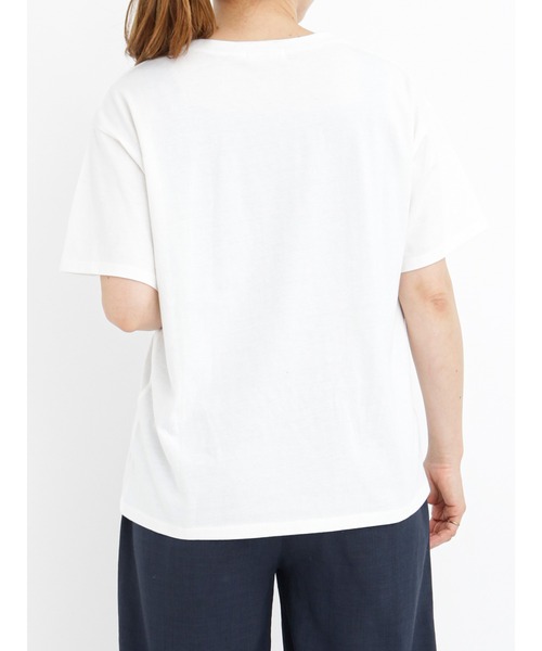 Te chichi TERRASSE（テチチテラス）の「配色ラインロゴTシャツ（Tシャツ/カットソー・レディース・オフホワイト/チャコールグレー/グリーン・ﾌﾘ-）」の8枚目の写真