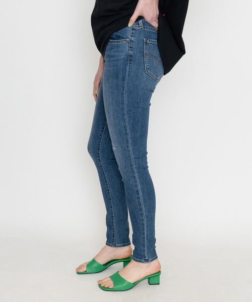 Levi's(リーバイス)の「721(TM) HIGH RISE SKINNY VERY COOL(デニムパンツ・レディース・インディゴブルー・28inch/24inch/25inch/26inch/27inch/23inch)」の2枚目の写真