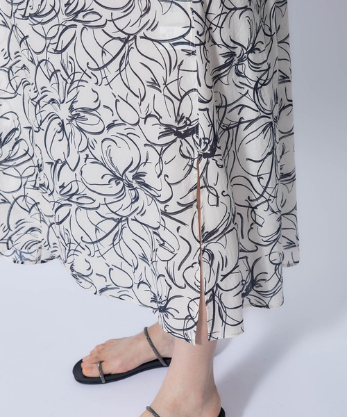 ROPE'(ロペ)の「【DEVEAUX】ペイントフラワーバンドカラーエアリーワンピース(ワンピース・レディース・ホワイト/ブラウン・38/36)」の13枚目の写真