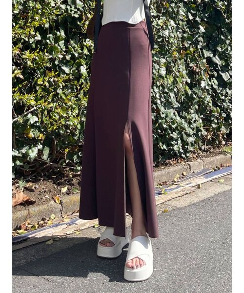 EMODA(エモダ)の「ソフトマキシスリットスカート(スカート・レディース・ブラック/ブラウン/アイボリー・FREE)」の1枚目の写真