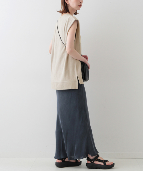 SLOBE IENA（スローブイエナ）の「RENNES ミニ裏毛ノースリーブプルオーバー（Tシャツ/カットソー・レディース・ナチュラル/グレー/グレー系その他・FREE）」の17枚目の写真
