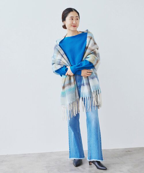 le.coeur blanc（ルクールブラン）の「ラウンドヘムデニムフレアパンツ（デニムパンツ・レディース・ネイビー/ブルー・38/36）」の11枚目の写真