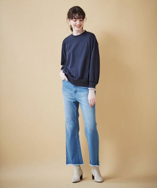 le.coeur blanc（ルクールブラン）の「ラウンドヘムデニムフレアパンツ（デニムパンツ・レディース・ネイビー/ブルー・38/36）」の20枚目の写真
