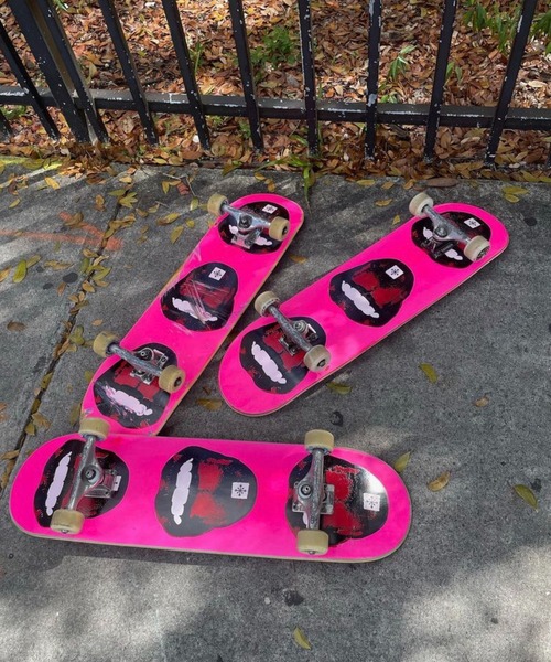 HLNA(エイチエルエヌエー)の「【Disorder Skateboards】DISORDER TABS DECK(スポーツグッズ・メンズ・ピンク・SMALL/MEDIUM/LARGE)」の9枚目の写真