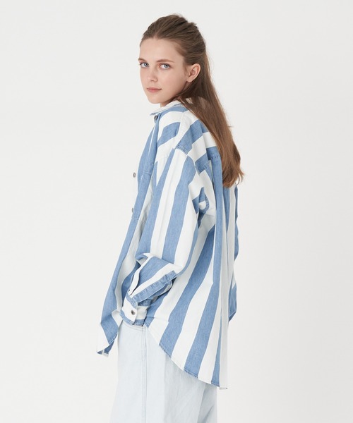 Levi's（リーバイス）の「Levi's/リーバイス SILVERTAB ルーズフィット シャツ インディゴ PATTERN（シャツ/ブラウス・レディース・マルチ・M/XS/S）」の17枚目の写真
