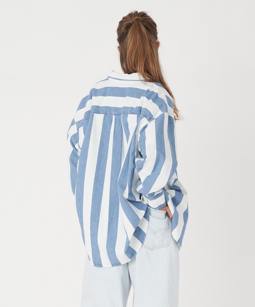 Levi's（リーバイス）の「Levi's/リーバイス SILVERTAB ルーズフィット シャツ インディゴ PATTERN（シャツ/ブラウス・レディース・マルチ・M/XS/S）」の18枚目の写真