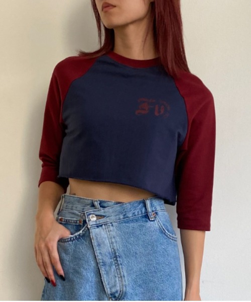FIG&VIPER(フィグアンドバイパー)の「ロゴラグランショート丈Tシャツ(Tシャツ/カットソー・レディース・ブラック/ネイビー/バーガンディー・FREE)」の1枚目の写真