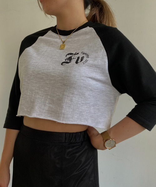 FIG&VIPER(フィグアンドバイパー)の「ロゴラグランショート丈Tシャツ(Tシャツ/カットソー・レディース・ブラック/ネイビー/バーガンディー・FREE)」の2枚目の写真