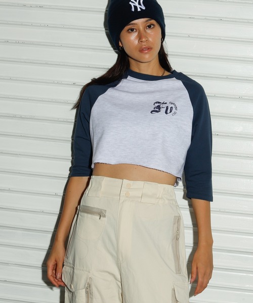 FIG&VIPER(フィグアンドバイパー)の「ロゴラグランショート丈Tシャツ(Tシャツ/カットソー・レディース・ブラック/ネイビー/バーガンディー・FREE)」の5枚目の写真
