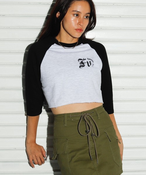 FIG&VIPER(フィグアンドバイパー)の「ロゴラグランショート丈Tシャツ(Tシャツ/カットソー・レディース・ブラック/ネイビー/バーガンディー・FREE)」の4枚目の写真