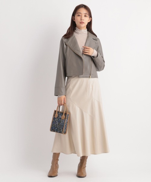 Andemiu（アンデミュウ）の「Ｆレザーライダースジャケット299725（ライダースジャケット・レディース・ブラック/ベージュ/グレー・FREE）」の12枚目の写真