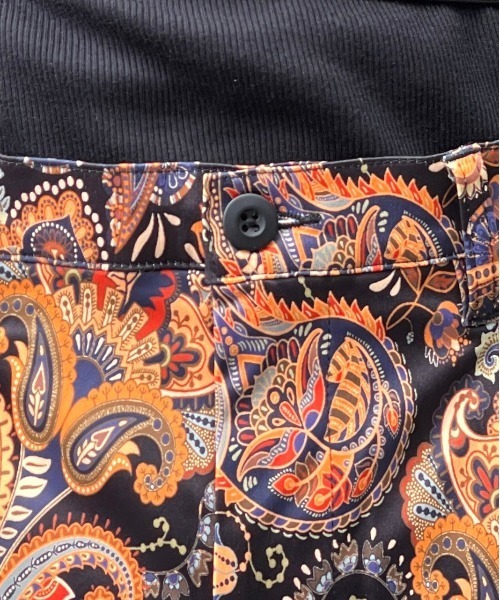 kutir(クティール)の「ペイズリーセミフレアパンツ(スラックス・メンズ・ホワイト/ブラック/ネイビー・SMALL/MEDIUM/LARGE)」の8枚目の写真