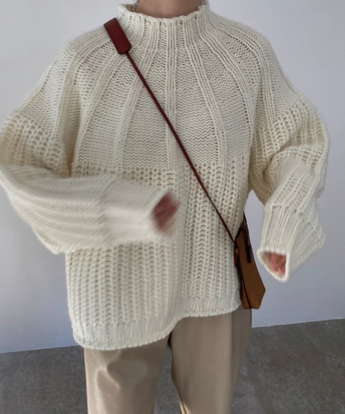 WILLFULLY(ウィルフリー)の「radiation line angle knit(ニット/セーター・レディース・ベージュ/アイボリー・FREE)」の3枚目の写真