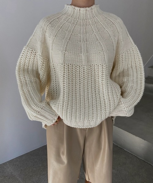 WILLFULLY(ウィルフリー)の「radiation line angle knit(ニット/セーター・レディース・ベージュ/アイボリー・FREE)」の5枚目の写真