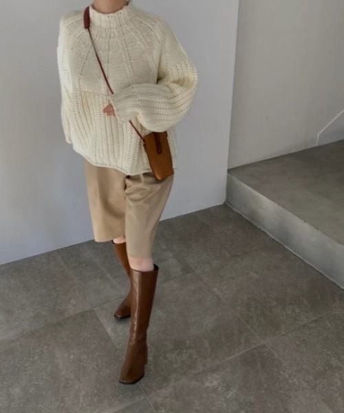 WILLFULLY(ウィルフリー)の「radiation line angle knit(ニット/セーター・レディース・ベージュ/アイボリー・FREE)」の10枚目の写真