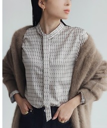 anuans（アニュアンス）の「ジオメトリックボウタイブラウス（シャツ