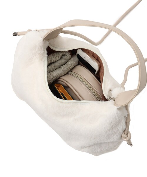 SHOO・LA・RUE(シューラルー)の「◆ハーフムーンファーショルダー(ショルダーバッグ・レディース・グレー/アイボリー/ライトパープル・00)」の13枚目の写真