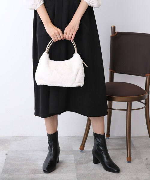 SHOO・LA・RUE(シューラルー)の「◆ハーフムーンファーショルダー(ショルダーバッグ・レディース・グレー/アイボリー/ライトパープル・00)」の5枚目の写真