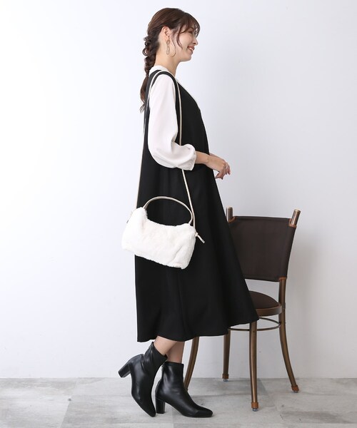 SHOO・LA・RUE(シューラルー)の「◆ハーフムーンファーショルダー(ショルダーバッグ・レディース・グレー/アイボリー/ライトパープル・00)」の9枚目の写真