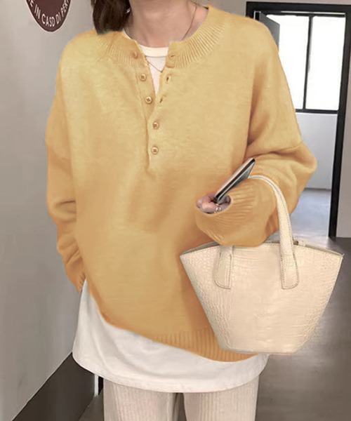 Girly Doll(ガーリードール)の「ヘンリーネックニットセーター(ニット/セーター・レディース・ブルー/ホワイト/ピンク/グリーン/オレンジ/イエロー・F)」の4枚目の写真